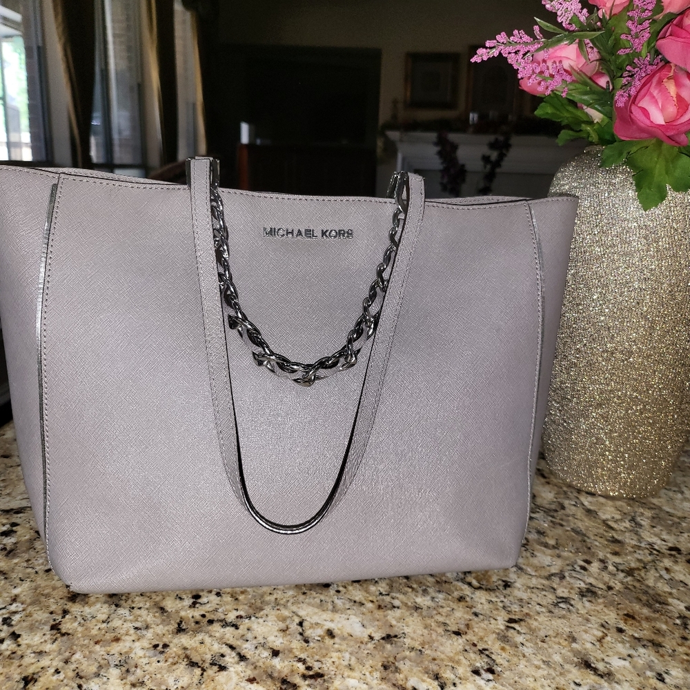 Beautiful Michael Kors tote